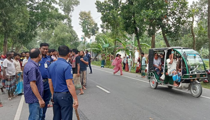 স্কুল থেকে ফেরার পথে বাস চাপায় শিশুর মৃত্যু