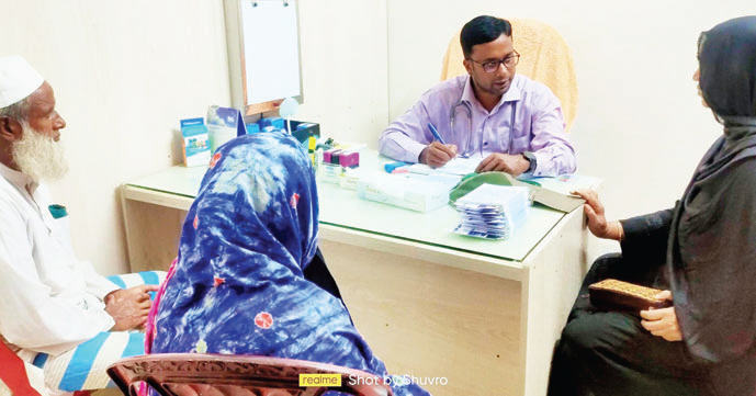 অসহায় রোগীদের সহায় নকলার তরুণ চিকিৎসক শুভ্র