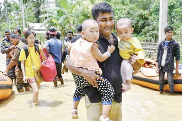 আসামে বন্যায় ক্ষতিগ্রস্ত ২ লাখ মানুষ