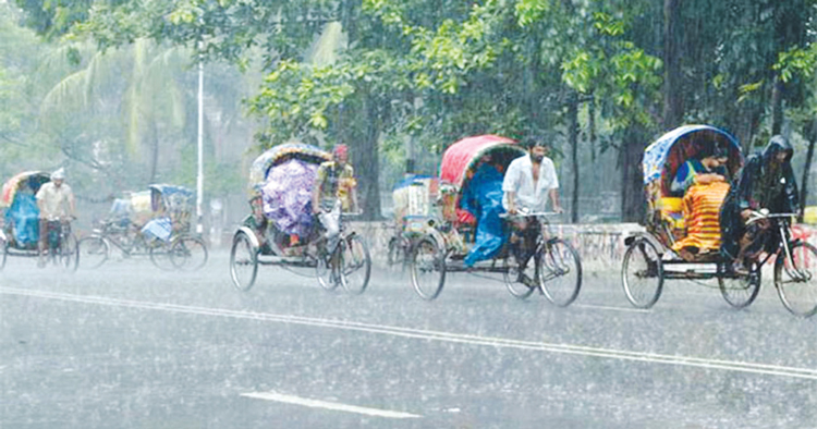 বৃষ্টিতে অস্বস্তির গরম কমল ঢাকায়