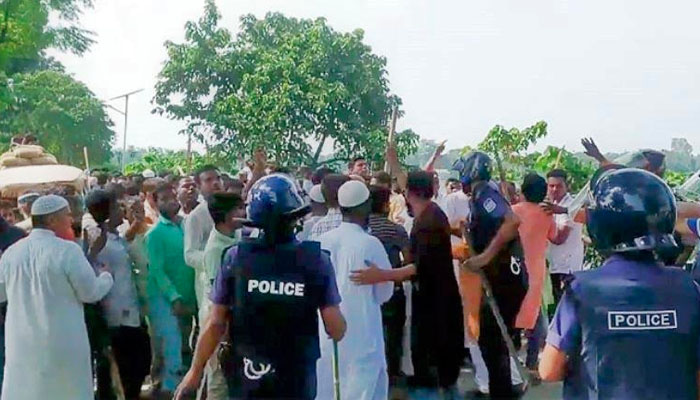 নেত্রকোণায় আ’লীগ-বিএনপি সংঘর্ষ, পুলিশসহ আহত অর্ধশতাধিক