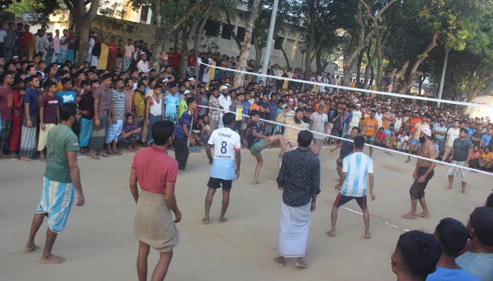 ধারণ ক্ষমতার ৪ গুণ থাকলেও কারাগারে স্বস্তিতে বন্দিরা