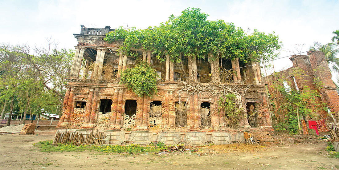 শ্যামনগরে ৪০০ বছরের ঐতিহ্যবাহী জমিদারবাড়ি