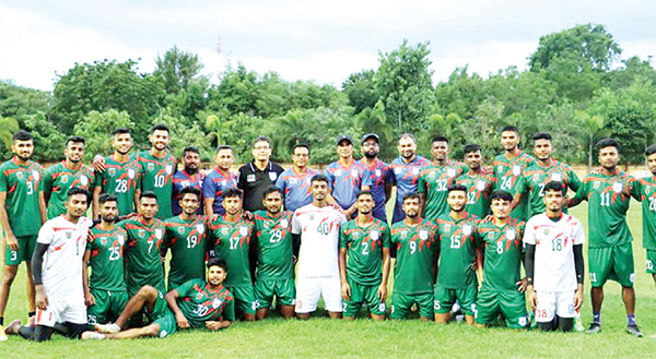 শূন্য হাতেই ফিরছেন লাল-সবুজ যুবারা