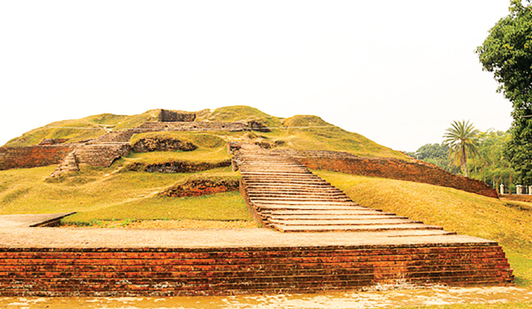 ১৮০০ বছরের পুরোনো নিদর্শন ভরত রাজার দেউল