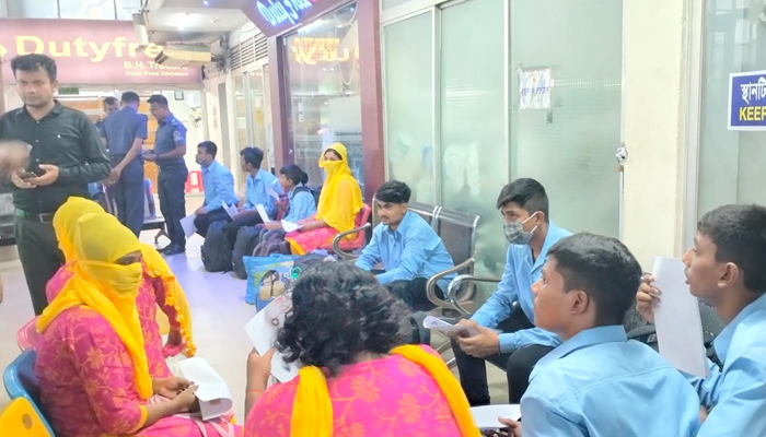 বেনাপোল দিয়ে দেশে ফিরল ১৯ বাংলাদেশি নারী-পুরুষ ও শিশু