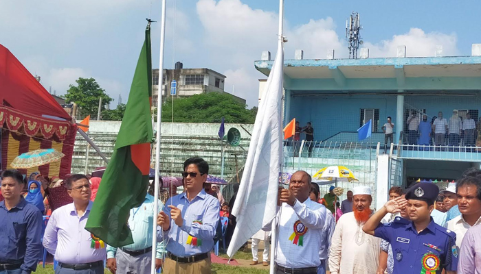 সিরাজগঞ্জে বঙ্গবন্ধু ও বঙ্গমাতা গোল্ডকাপ টুর্নামেন্টের উদ্বোধন