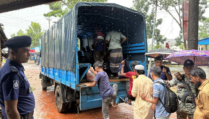 ছয় দিনে আটক ৪৭২ রোহিঙ্গা