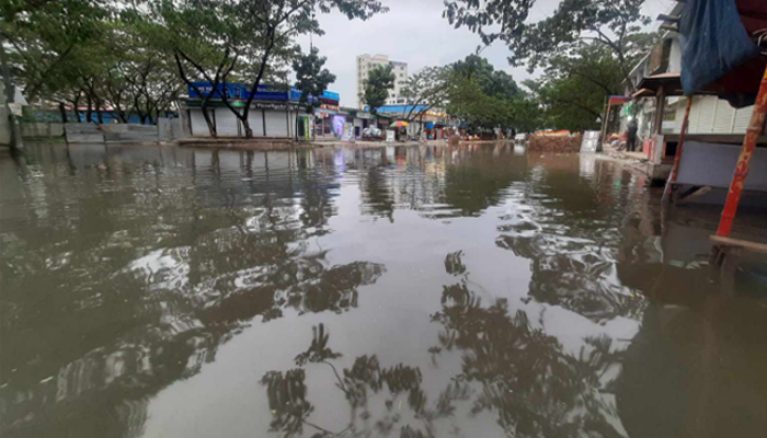 জলাবদ্ধতা নিরসনে ব্যর্থতায় ডিএসসিসির ৪ কর্মকর্তাকে নোটিশ