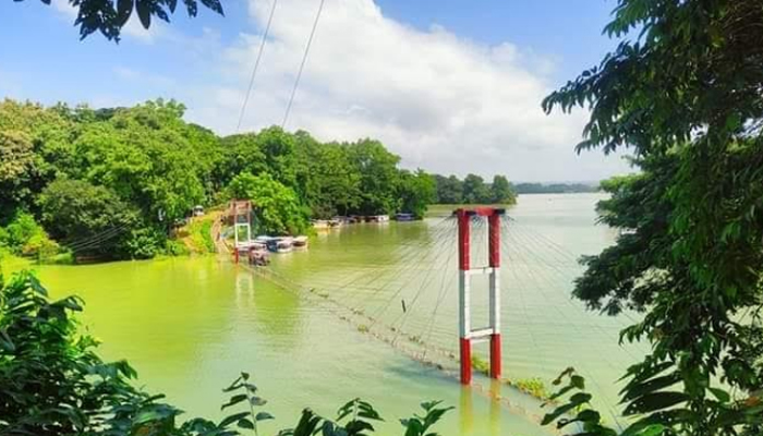 কাপ্তাই হ্রদে ডু‌বে আ‌ছে পর্যটন সম্ভাবনা