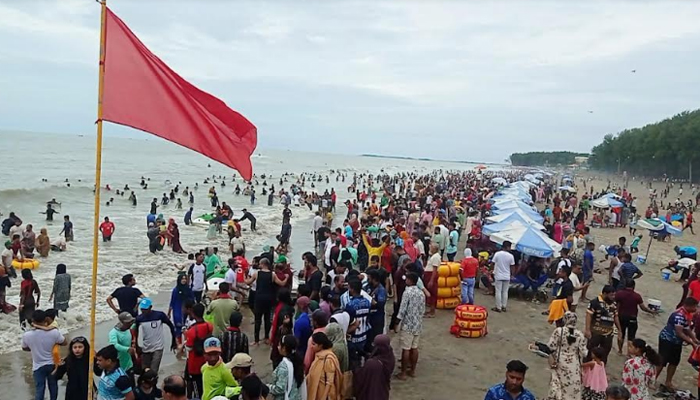 কক্সবাজারে বিশেষ ছাড়ের ঘোষণার সাথে বাস্তবতার মিল নেই