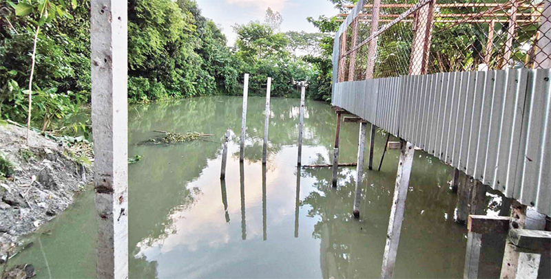 ইউএনও’র নির্দেশে টঙ্গীবাড়িতে খাল দখলমুক্ত