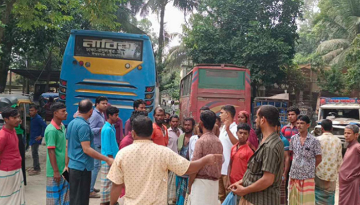 দুই জেলায় পৃথক সড়ক দুর্ঘটনায় ৯ জনের মৃত্যু