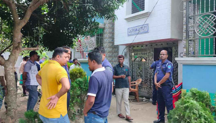 ব্রাহ্মণবাড়িয়ায় মাসহ-দুই ছেলের গলাকাটা মরদেহ উদ্ধার