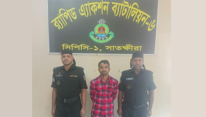 সাতক্ষীরার কলারোয়ায় স্ত্রীকে হত্যার ঘটনায় স্বামী মুজিবুর রহমান গ্রেফতার করেছে র‌্যাব -৬