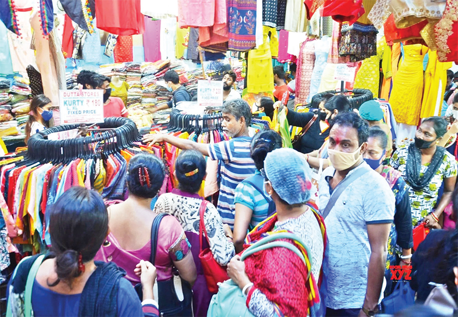 দুর্গাপূজায় এবার প্রত্যাশার চেয়ে বিক্রি বেশি