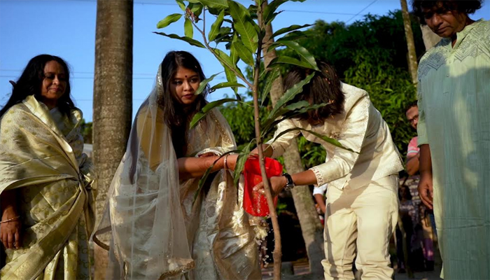 নাটোরে বিয়ের দেনমোহর ৫টি গাছ 