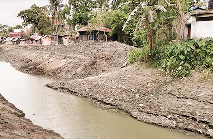 নদী দখলকারিদের বিরুদ্ধে কঠোর ব্যবস্থা নিতে হবে