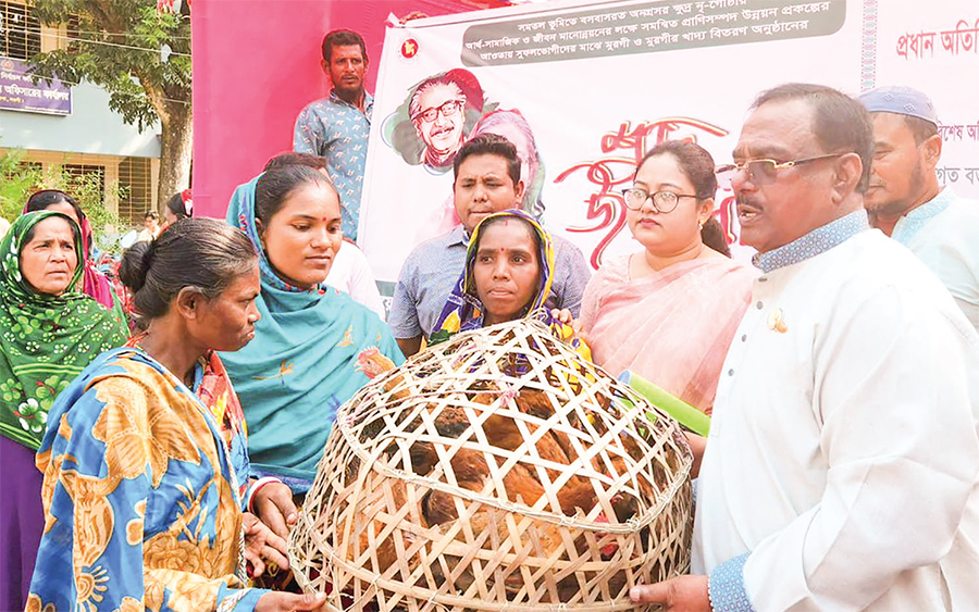 কৃষকরা খাদ্যনিরাপত্তা নিশ্চিতে কাজ করে যাচ্ছেন : খাদ্যমন্ত্রী