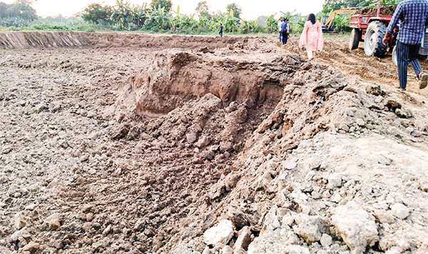 গোমতীর মাটি কাটা বন্ধে অভিযান