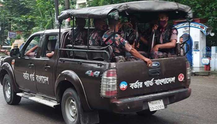 সংঘর্ষ এড়াতে রাজধানীতে ১০ প্লাটুন বিজিবি মোতায়েন