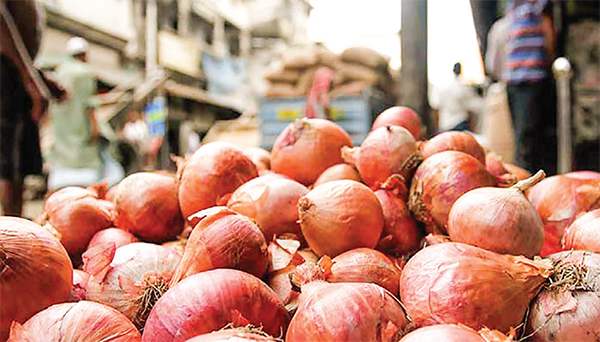 হিলিতে পেঁয়াজের দাম কেজিতে বেড়েছে ২০ টাকা