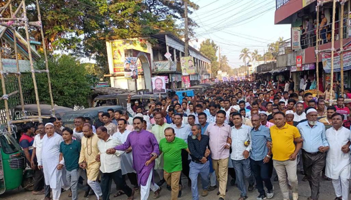 ঈশ্বরগঞ্জে সাবেক সাংসদ আব্দুস ছাত্তারের বিক্ষোভ মিছিল 