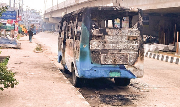 কালিয়াকৈরে বাসে আগুন