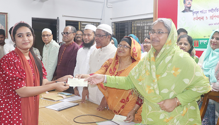 একজন মেয়ে স্বাবলম্বী হওয়া মানে তার পরিবার স্বাবলম্বী হওয়া : শিক্ষামন্ত্রী