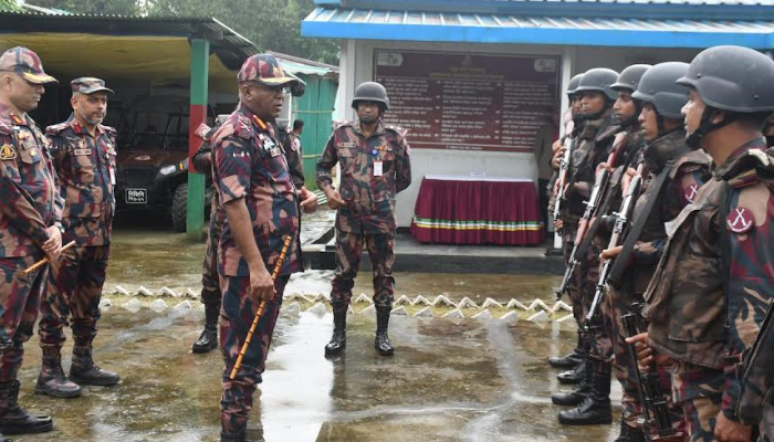 বাংলাদেশ-মিয়ানমার সীমান্ত পরিদর্শন করলেন বিজিবি প্রধান