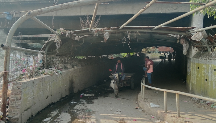 আন্ডারপাসটি যেন মাদকসেবীদের আড্ডার কারখানা