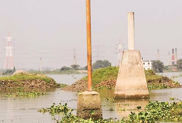 দূষণে দখলে হারিয়ে যাওয়া ঢাকার ১৫ নদী