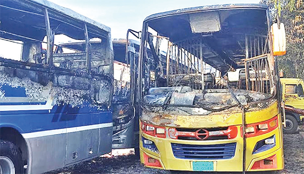 নাটোরে ফিলিং স্টেশনে রাখা তিনটি যাত্রীবাহী বাসে আগুন