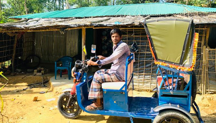 অটো-রিক্সায় ঘুরে দাঁড়ানোর স্বপ্ন ছলিমউল্লাহর