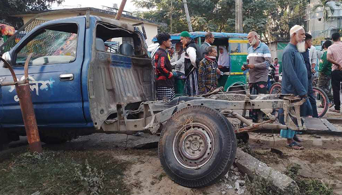 জামালপু‌রে ট্রেনের ধাক্কায় পুলিশ সদস্য নিহত