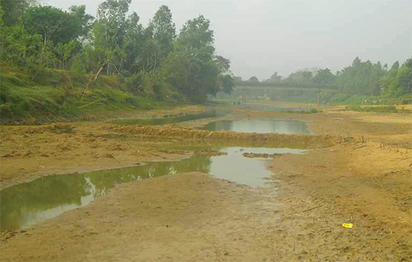 ঝিনাইগাতীর খরস্রোতা মহারশী নদী এখন মরাখাল