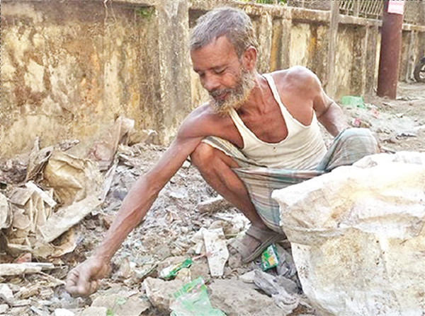 ভাঙা কাঁচে স্বপ্ন আঁকেন আমির হোসেন