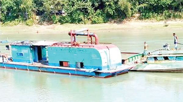 সিরাজগঞ্জে ফুলজোড় নদীতে থামছেই না বালু উত্তোলন!