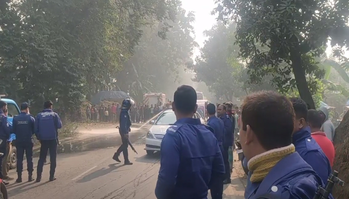 ঠাকুরগাঁও-ঢাকা মহাসড়কে হানিফ কোচের ধাক্কায় আট বছরের শিশুর মৃত্যু