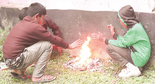 কুড়িগ্রামে কনকনে ঠান্ডার সঙ্গে  হিমেল হাওয়া