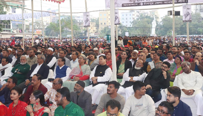 চাঁদপুরে জনসভায় জেলা আ.লীগ সভাপতি-সম্পাদককে খুঁজে পেলেন না প্রধানমন্ত্রী