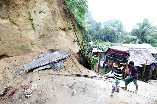 চট্টগ্রামে পাহাড়জুড়ে অবৈধ স্থাপনা বেড়েই চলেছে