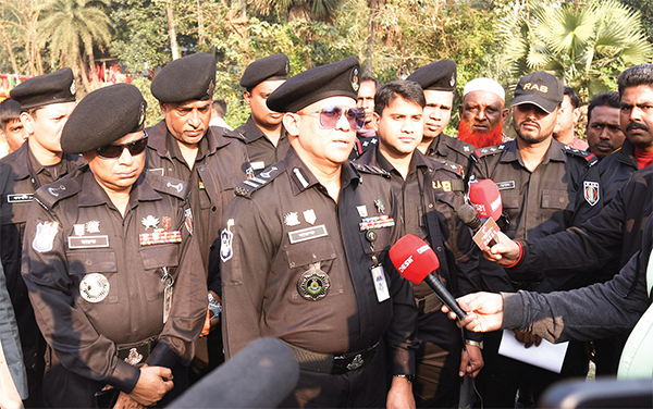 সিরাজগঞ্জে আত্মসমর্পণকারী ১৪ চরমপন্থির মৎস্য প্রকল্প উদ্বোধন