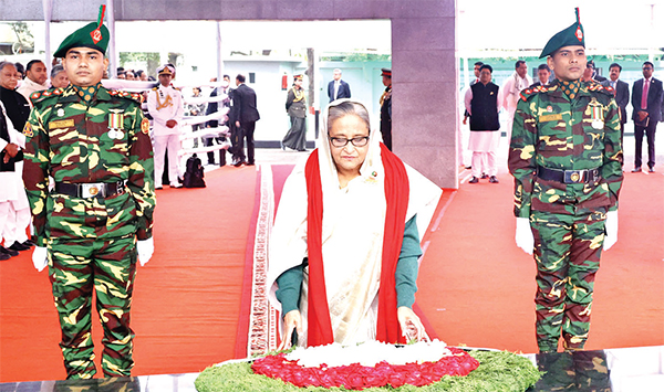 জাতীয় স্মৃতিসৌধ ও বঙ্গবন্ধুর প্রতিকৃতিতে প্রধানমন্ত্রী ও মন্ত্রিসভার সদস্যদের শ্রদ্ধা