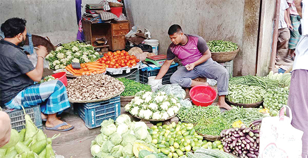 সপ্তাহের ব্যবধানে সবজির দাম দ্বিগুণ