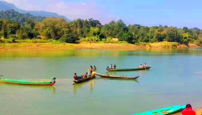 স্কুল ছাত্রীর লাশ উদ্ধার