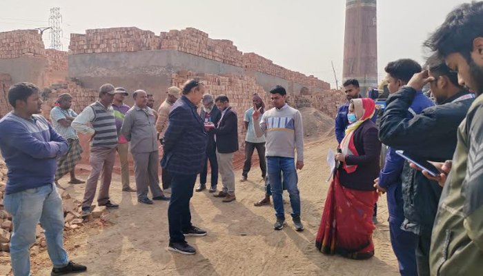 মানিকগঞ্জে অবৈধ ইটভাটায় জরিমানা, বন্ধের নির্দেশ