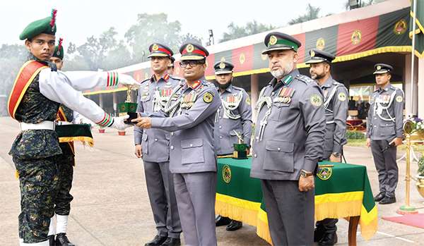 আনসার ব্যাটালিয়নের ২৪তম ব্যাচ মৌলিক প্রশিক্ষণ সমাপনী কুচকাওয়াজ