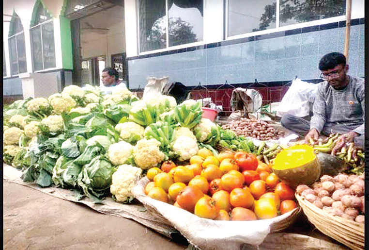 রংপুরে শীত মৌসুমে রেকর্ড সবজি চাষ