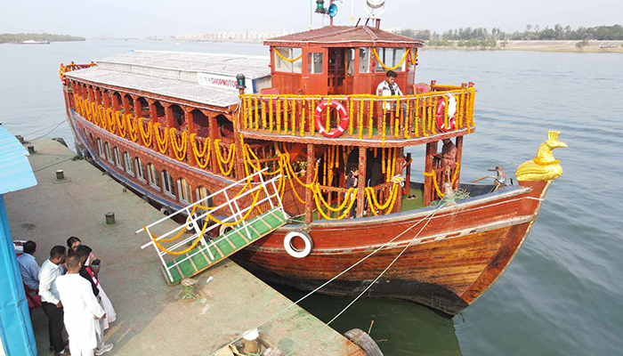 পর্যটন শিল্পে নতুন যুক্ত হলো ‘স্বপ্নতরী জাহাজ'